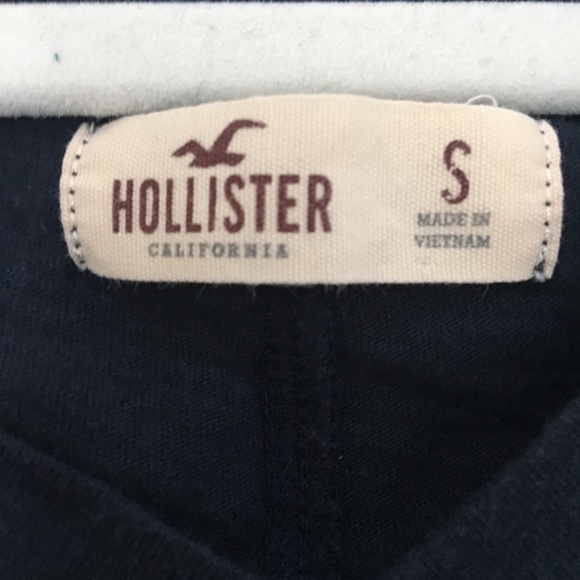 Hollister Short Sleeve Logo Top - Picture 2 of 3